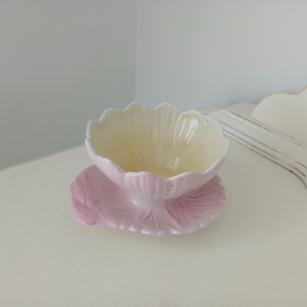 Vintage Royal Winton Grimwades Lotus Flower Dessert Bowl